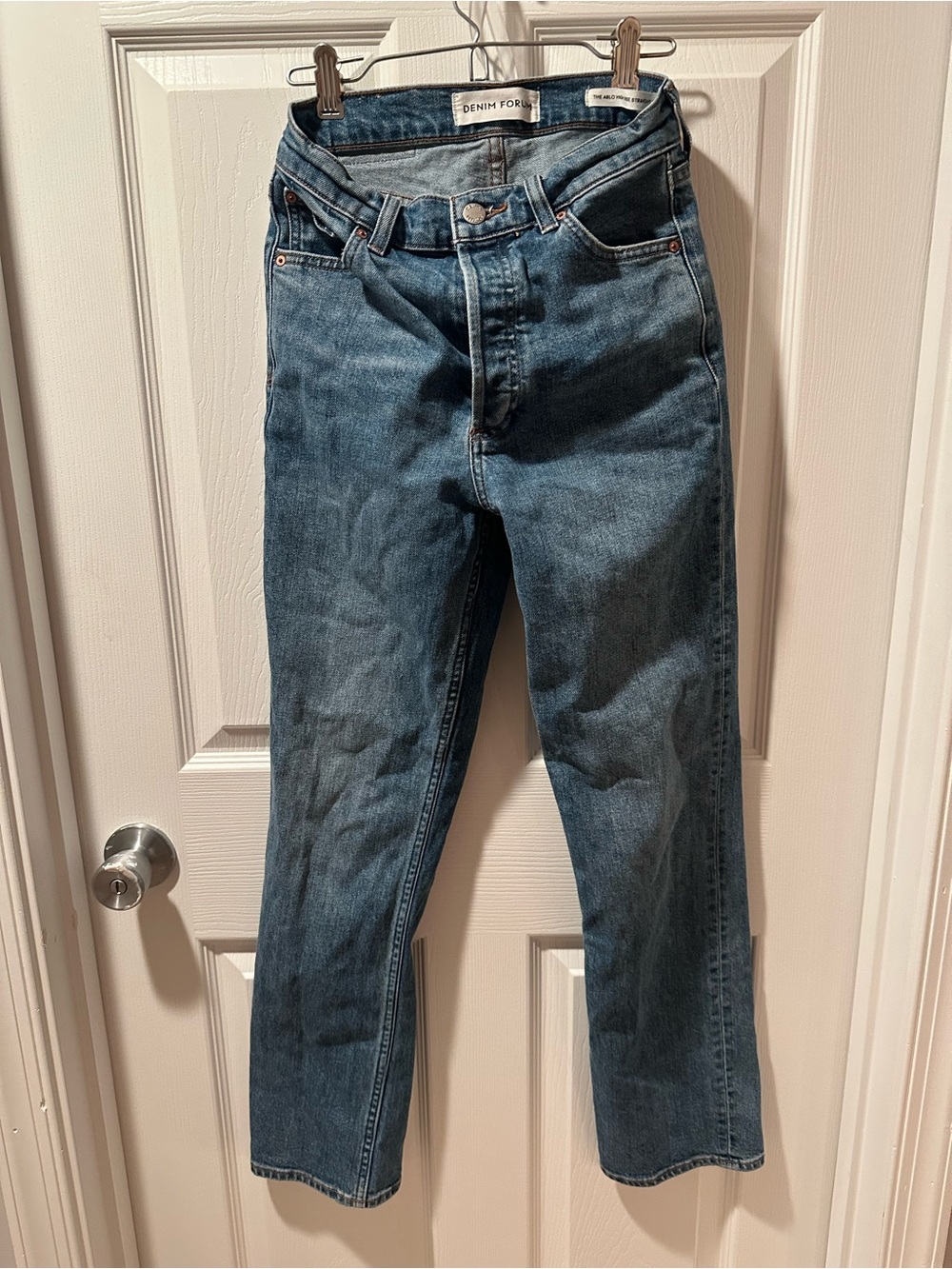 Denim Forum by Aritzia
"The Arlo High Rise Straight" jeans